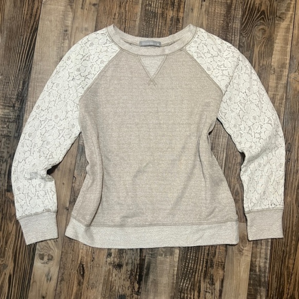 Olivia Moon‎ Lace Sleeve Top